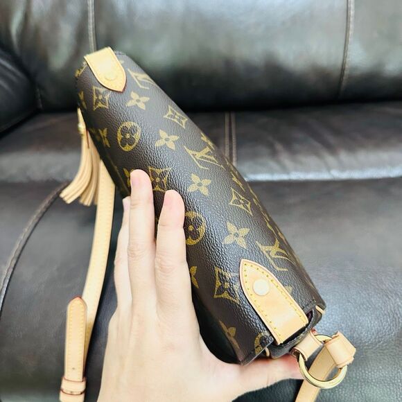 Louis Vuitton Saint Cloud NM - Picture 8 of 16